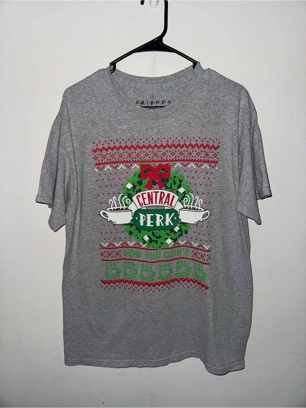 Ripple Junction Friends Central Perk Christmas Grey Graphic Tee Size Large